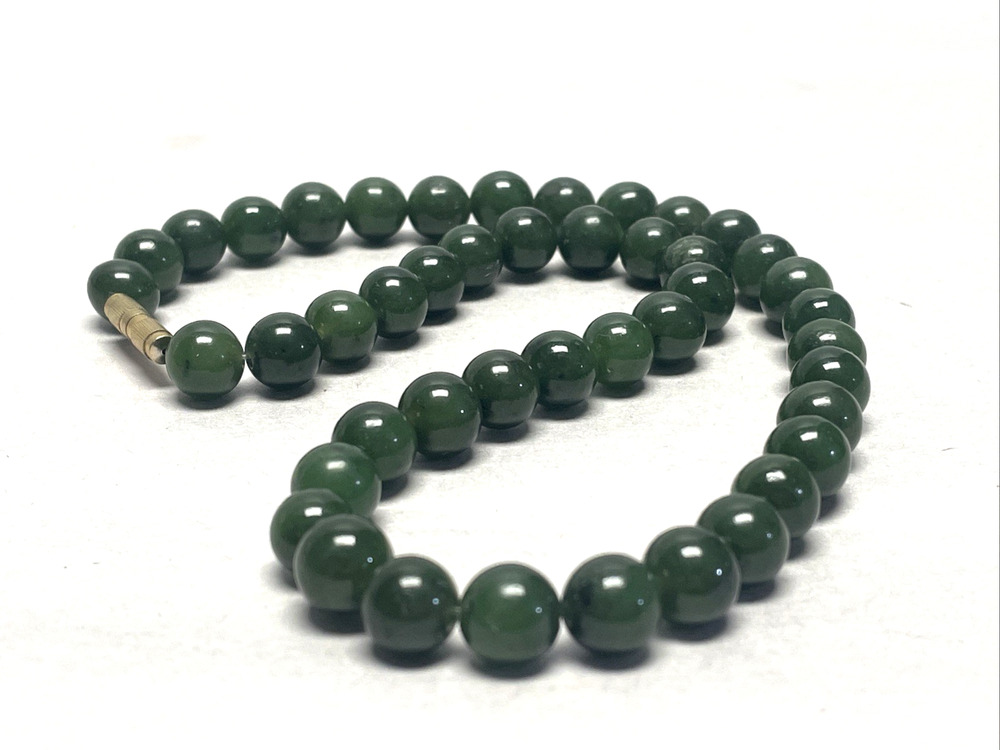 Vintage Green Jade Beaded Necklace 16" 9mm Round Beads 51g Gold Tone Clasp